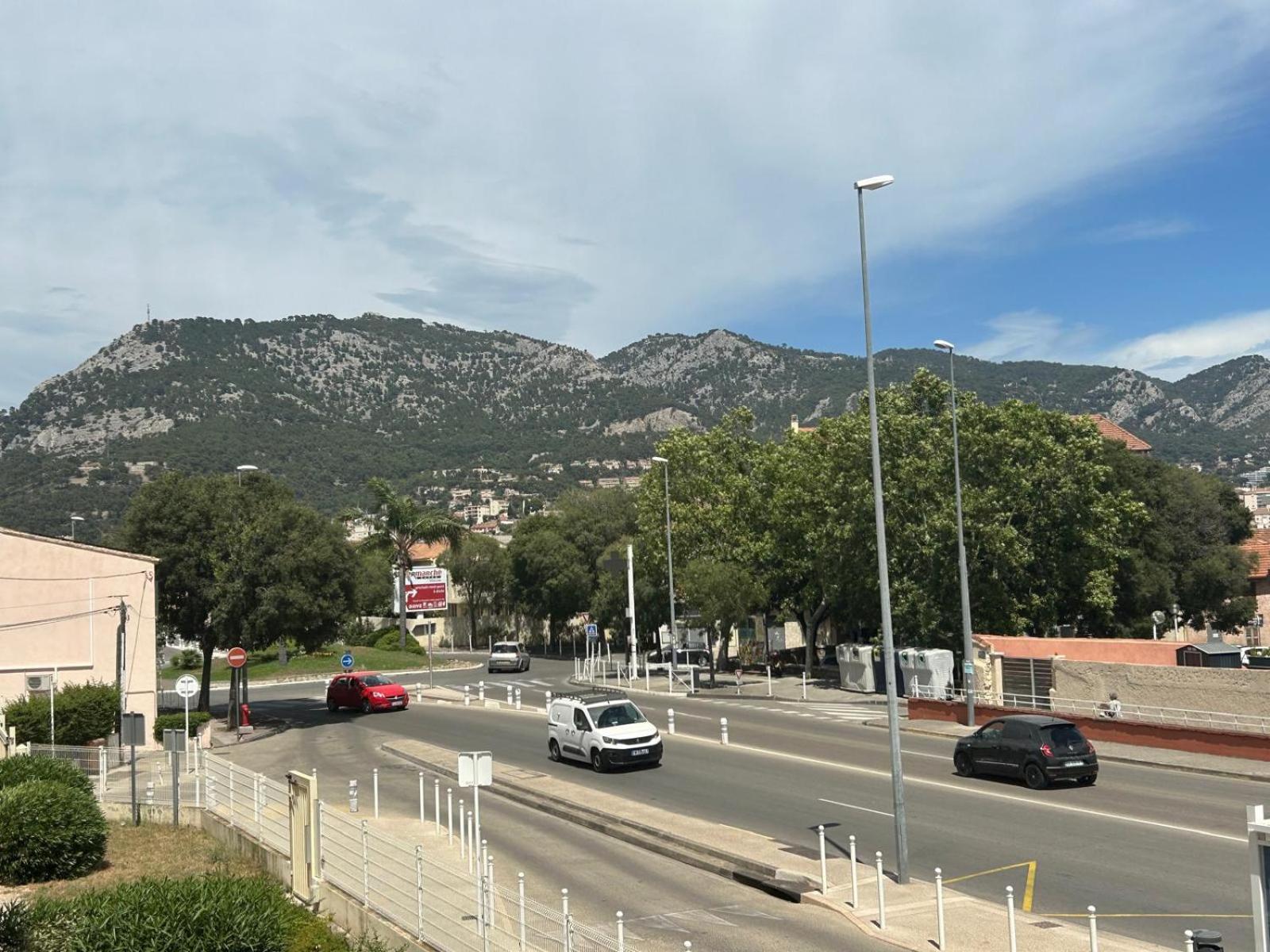 T4 Lumineux Et Spacieux, Parking Et Parc Prive Τουλόν Εξωτερικό φωτογραφία
