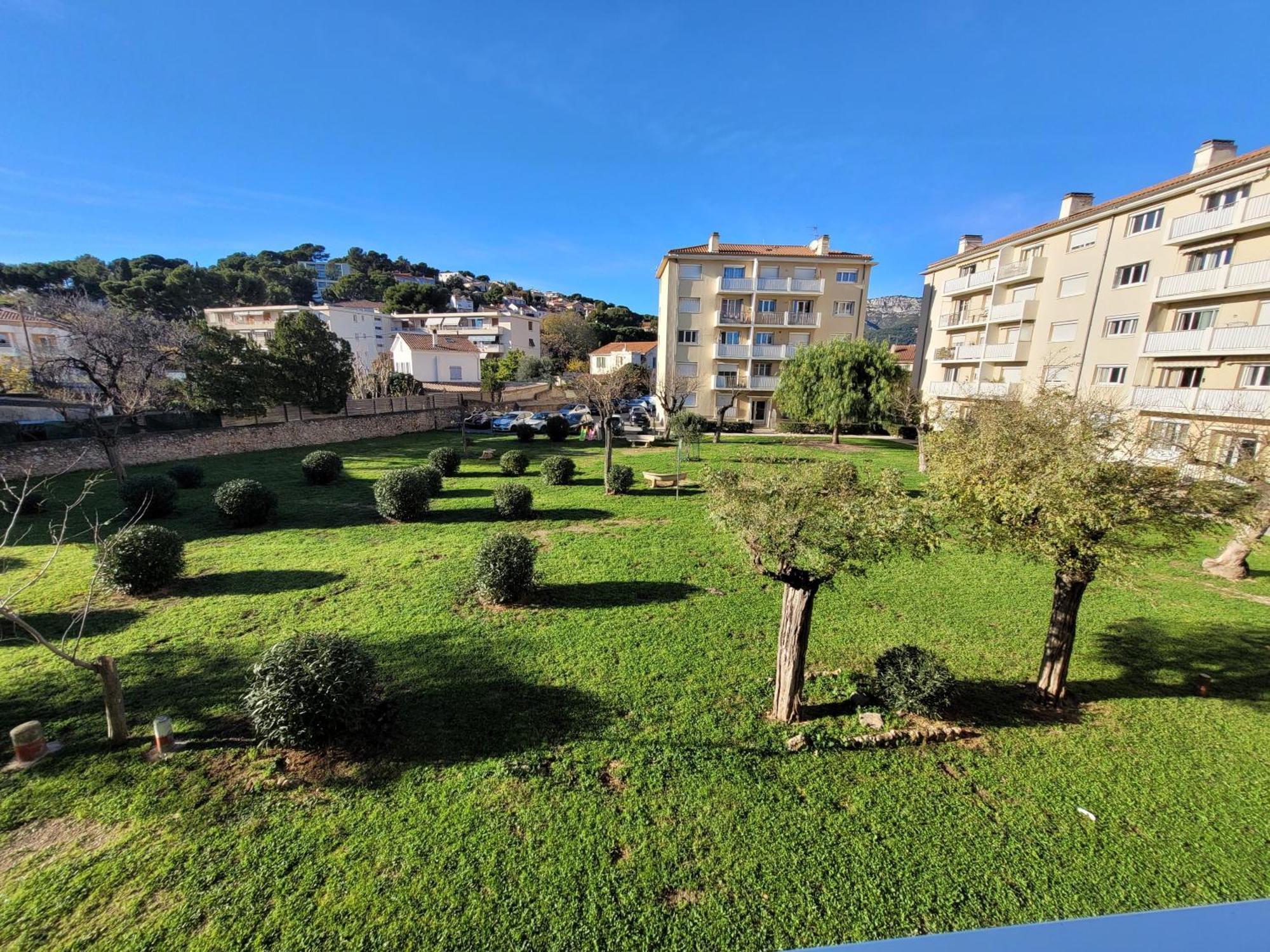 T4 Lumineux Et Spacieux, Parking Et Parc Prive Τουλόν Εξωτερικό φωτογραφία